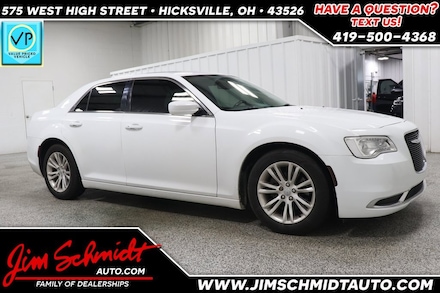 2017 Chrysler 300 Limited Sedan