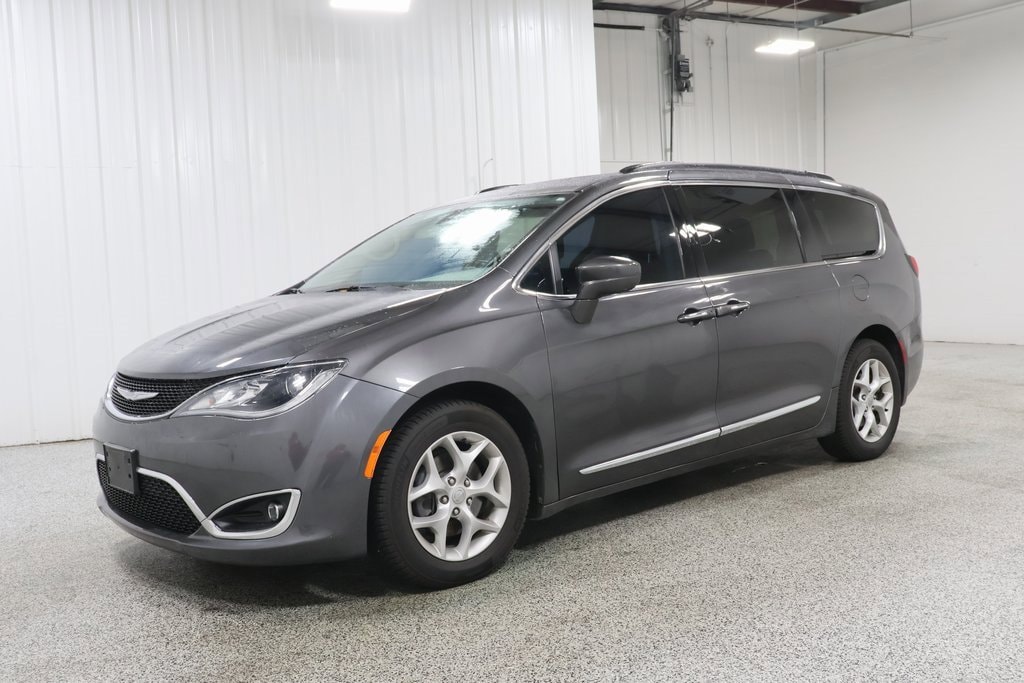 Used 2017 Chrysler Pacifica Touring-L Van