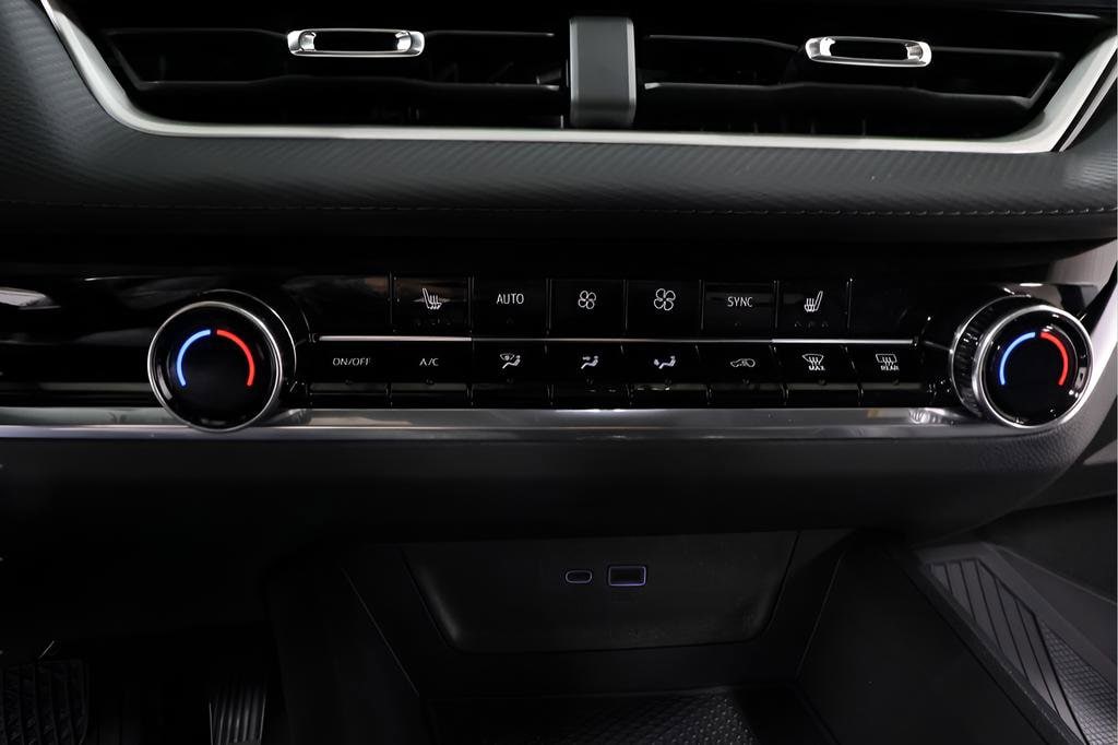 2026 Chevrolet Equinox LT - Photo 11
