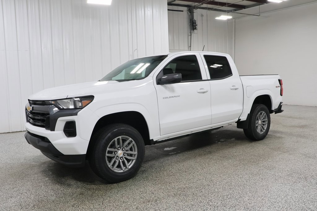 2026 Chevrolet Colorado LT photo 2