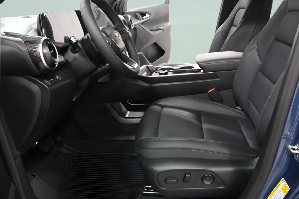 2027 Chevrolet Equinox LT - Photo 21