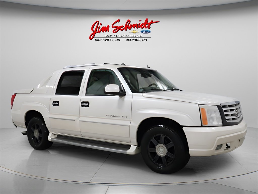 2005 Cadillac Escalade EXT Base's photo