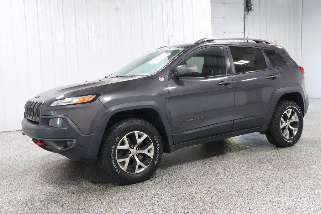 2017 Jeep Cherokee Trailhawk photo 2