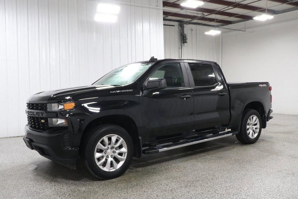 2021 Chevrolet Silverado 1500 Custom photo 2