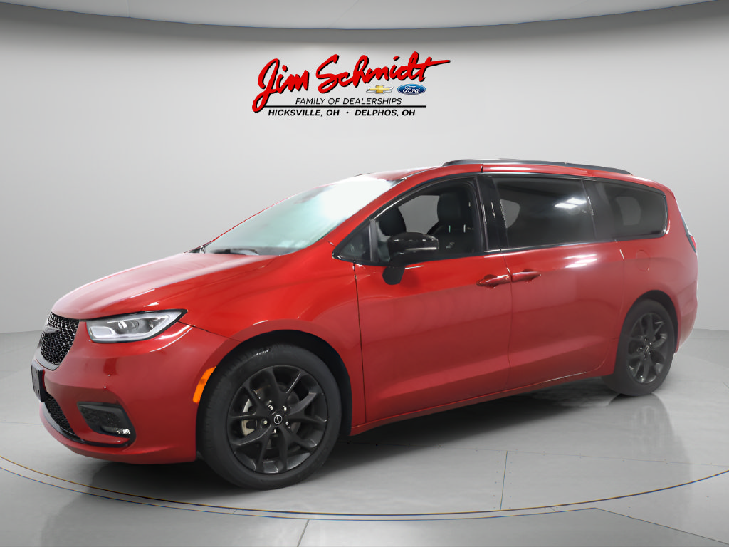 Used 2026 Chrysler Pacifica Limited Van Passenger Van