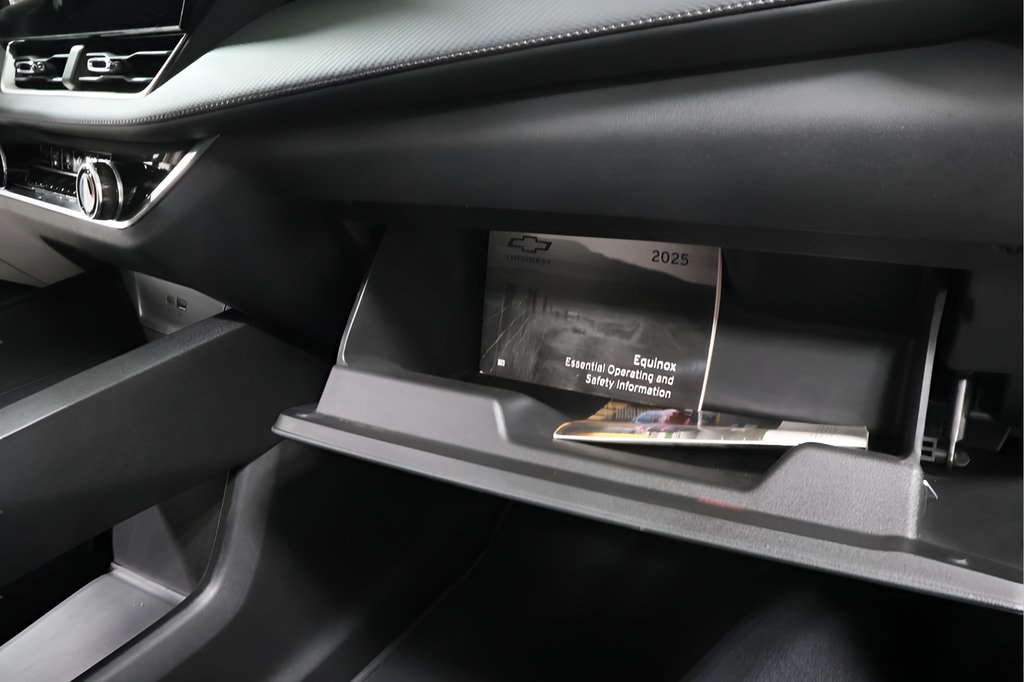 2025 Chevrolet Equinox LT - Photo 32