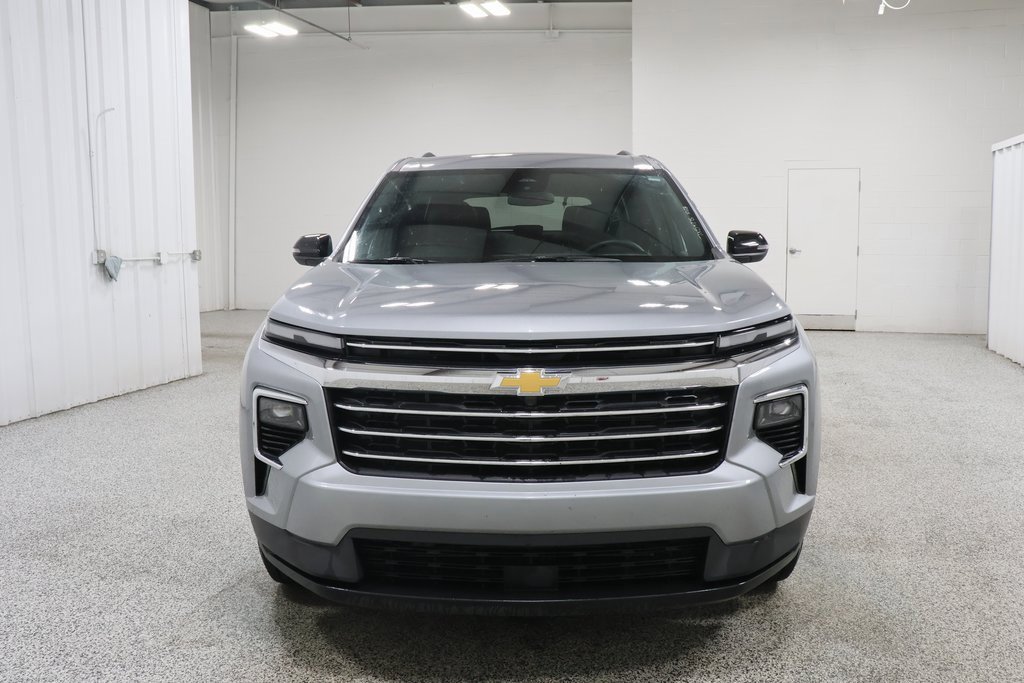 2025 Chevrolet Traverse photo 3