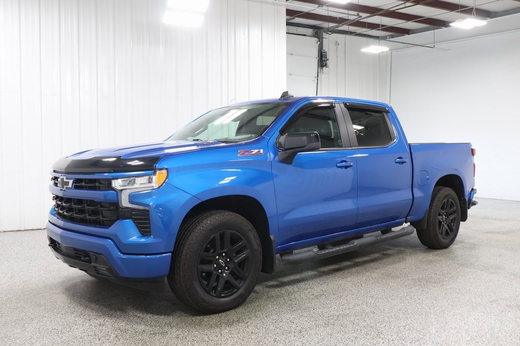 2024 Chevrolet Silverado 1500 RST photo 2
