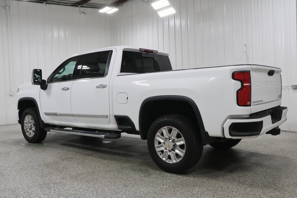 2025 Chevrolet Silverado 2500HD High Country photo 3