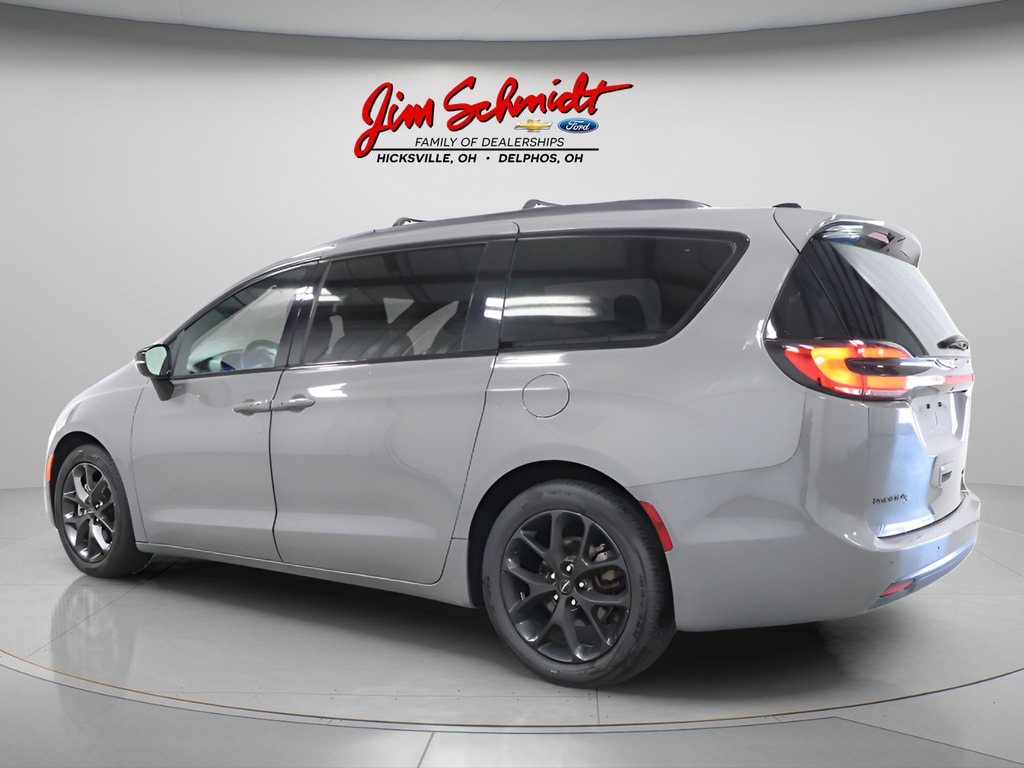 Used 2025 Chrysler Pacifica Limited Van Passenger Van