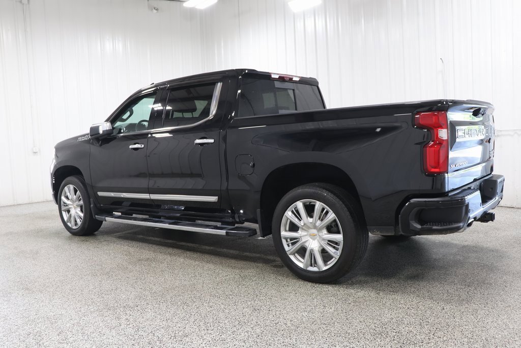 2023 Chevrolet Silverado 1500 High Country photo 3
