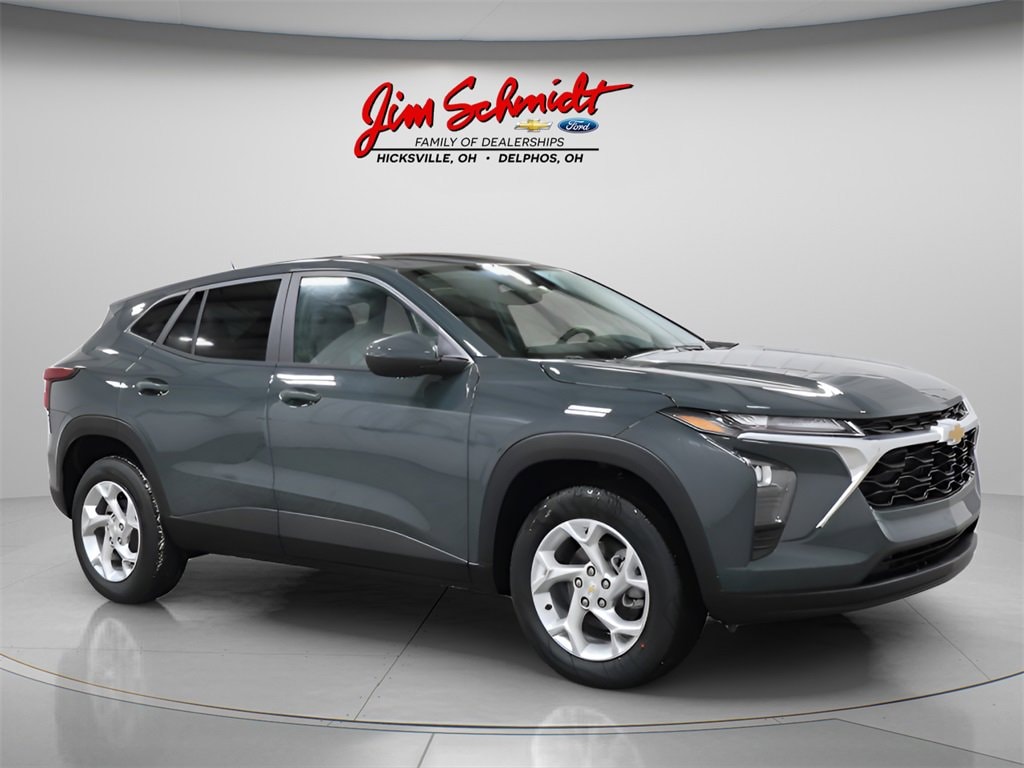 2026 Chevrolet Trax LS's photo