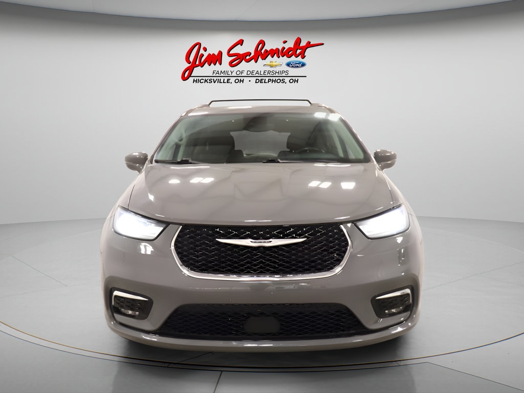 Used 2021 Chrysler Pacifica Touring L Van Passenger Van