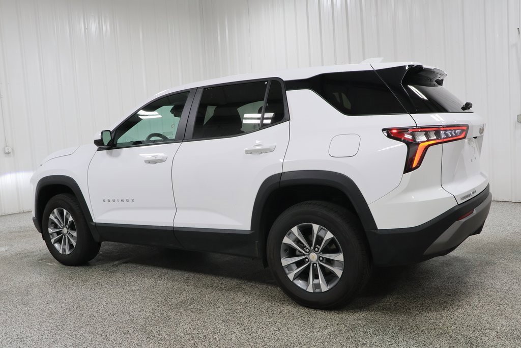 2025 Chevrolet Equinox LT photo 4