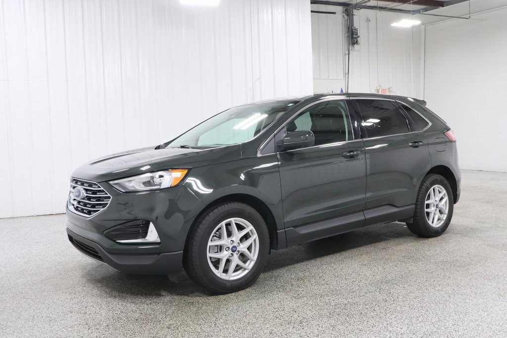 2022 Ford Edge SEL photo 2