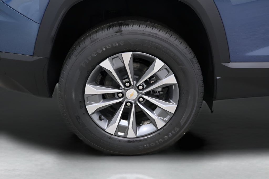 2027 Chevrolet Equinox LT - Photo 35