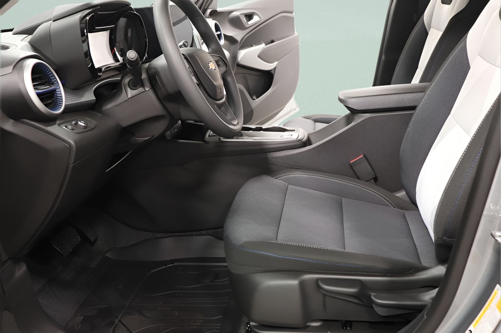 2026 Chevrolet Trax LS - Photo 19