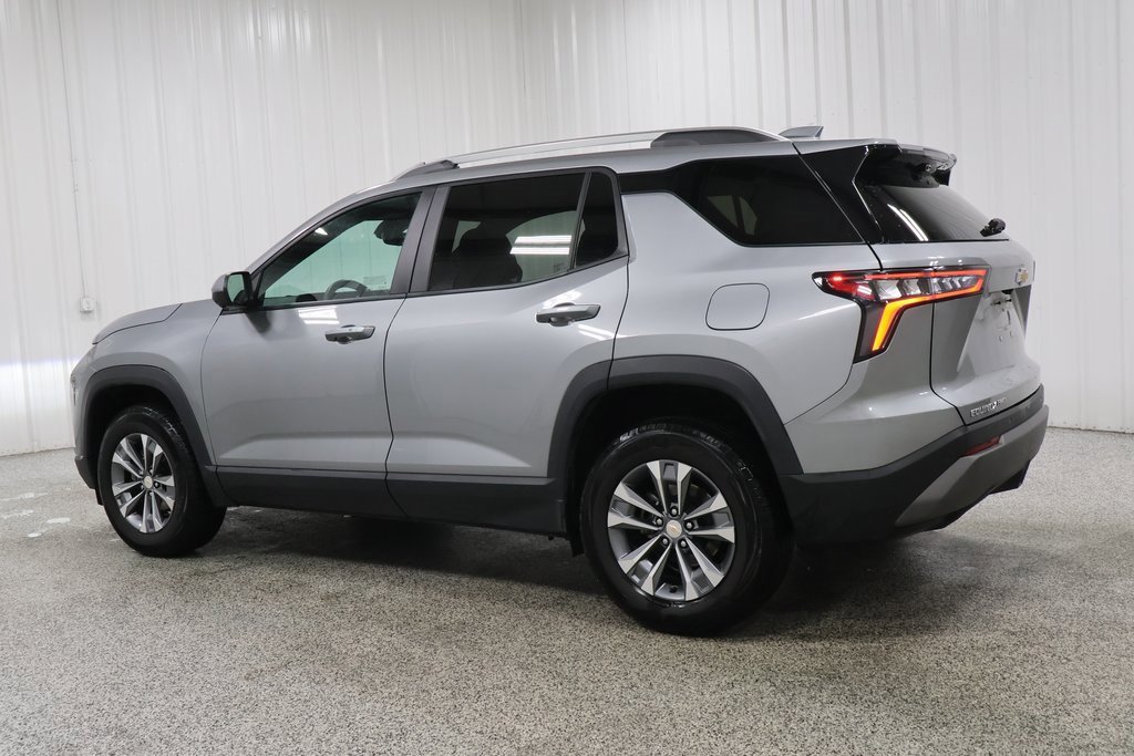 2025 Chevrolet Equinox LT photo 3
