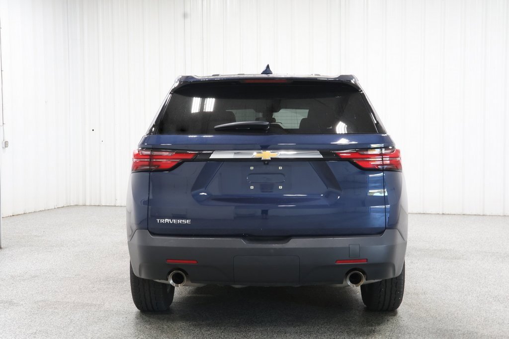 2022 Chevrolet Traverse LS photo 4