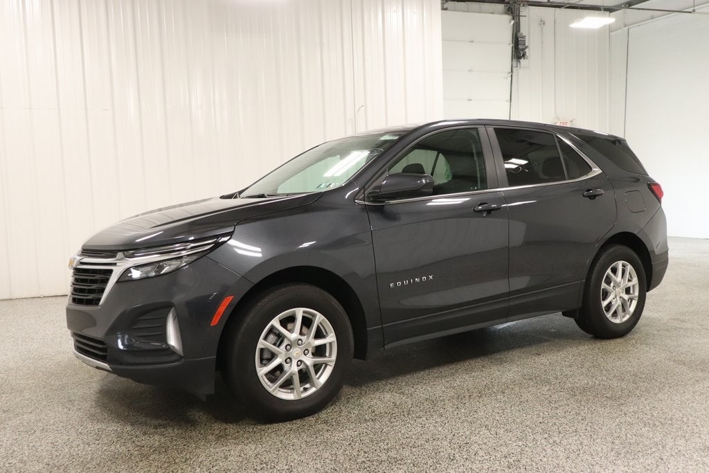 Used 2022 Chevrolet Equinox LT with VIN 2GNAXUEV1N6154086 for sale in Hicksville, OH