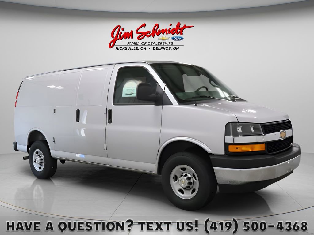 2026 Chevrolet Express 2500 Work Van HD's photo
