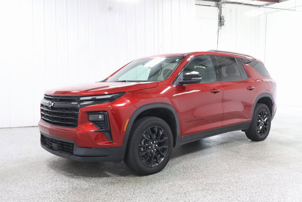 2024 Chevrolet Traverse photo 2