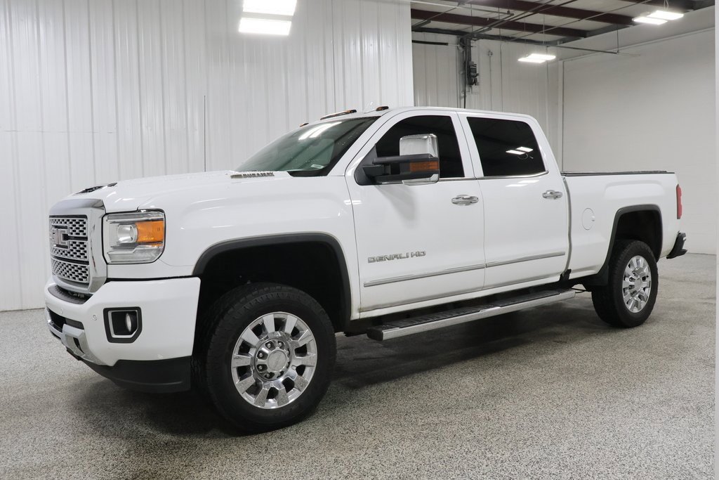 2019 Gmc Sierra 2500 HD Denali photo 2