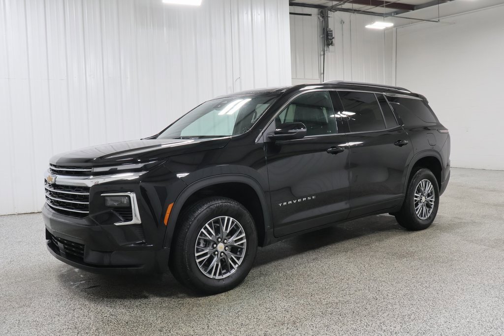 2025 Chevrolet Traverse photo 2