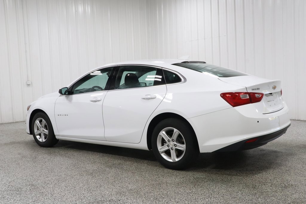 2024 Chevrolet Malibu 1LT photo 2