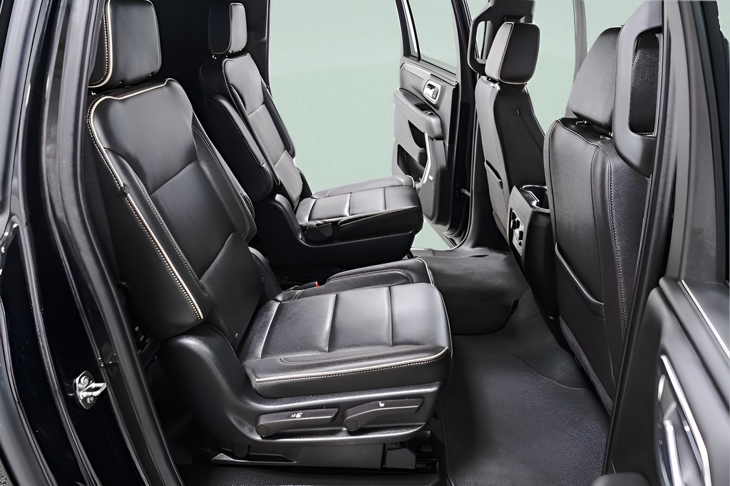 2023 Chevrolet Suburban Premier - Photo 34