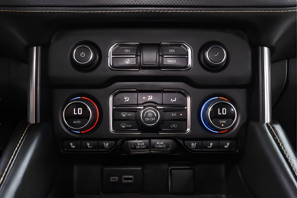 2023 Chevrolet Suburban Premier - Photo 16