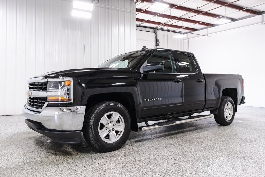 2018 Chevrolet Silverado 1500 LT photo 3