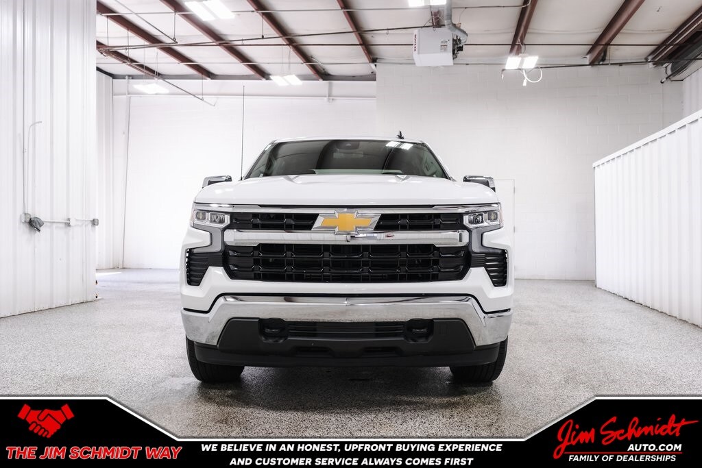 2023 Chevrolet Silverado 1500 LT photo 2