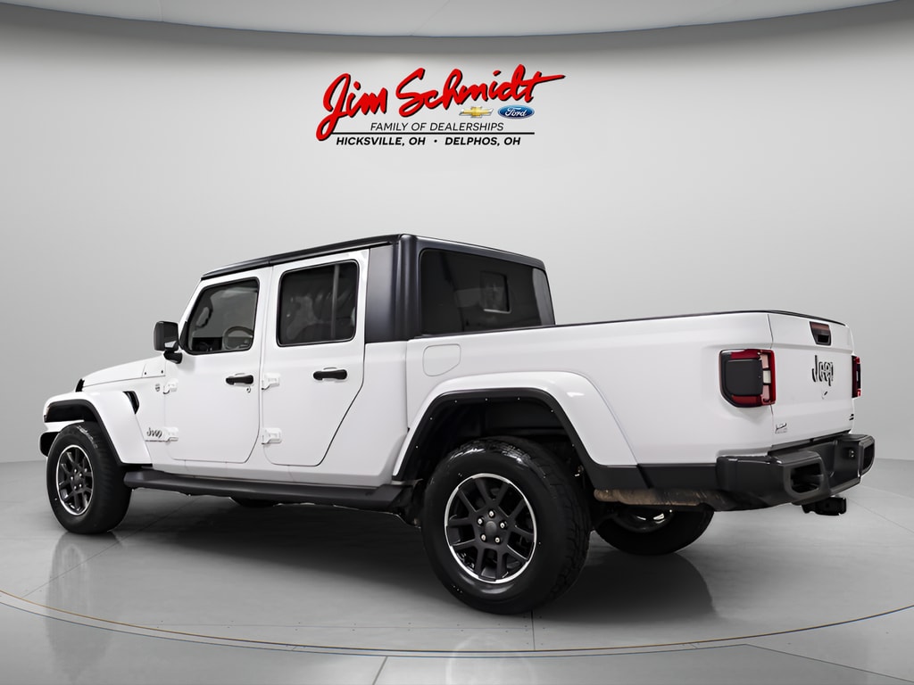 Used 2021 Jeep Gladiator Overland Truck