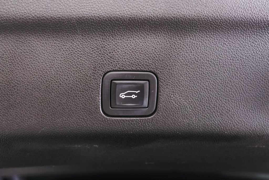 2023 GMC Yukon XL Denali - Photo 39