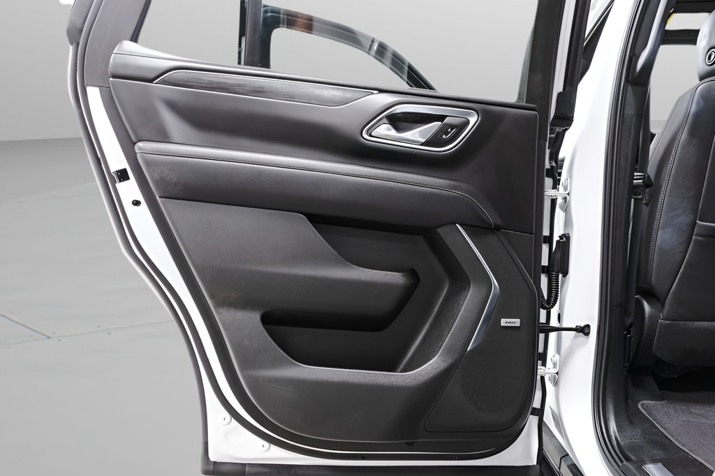 2024 GMC Yukon SLT - Photo 25