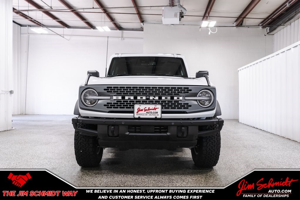 2024 Ford Bronco Badlands photo 2