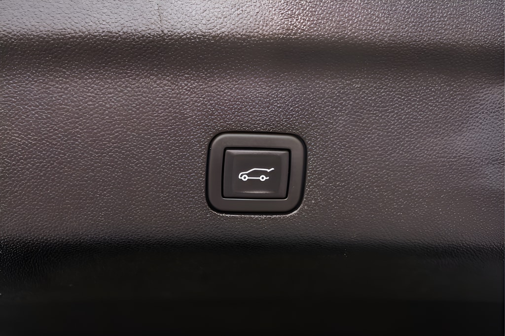 2023 Chevrolet Suburban Premier - Photo 42