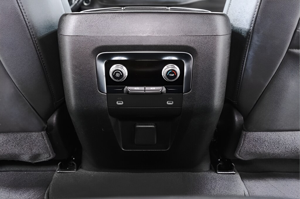 2024 GMC Yukon SLT - Photo 27