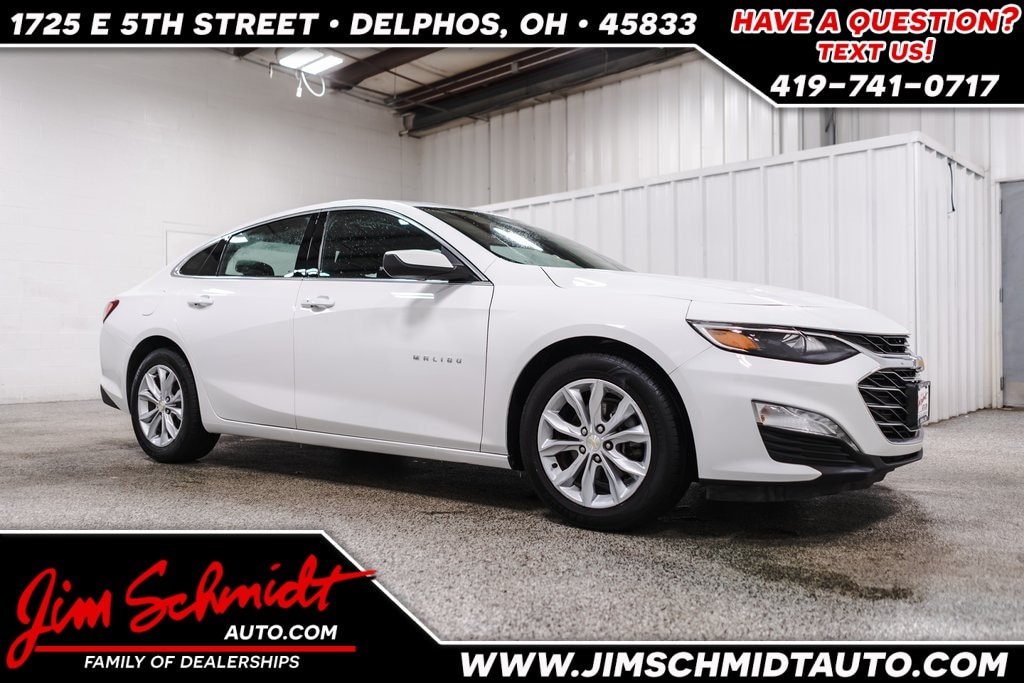 2022 Chevrolet Malibu LT's photo