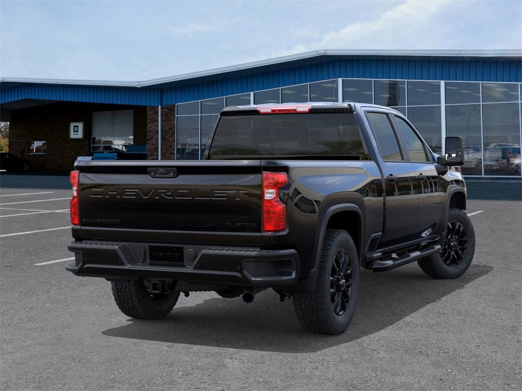 2026 Chevrolet Silverado 2500HD Custom photo 4