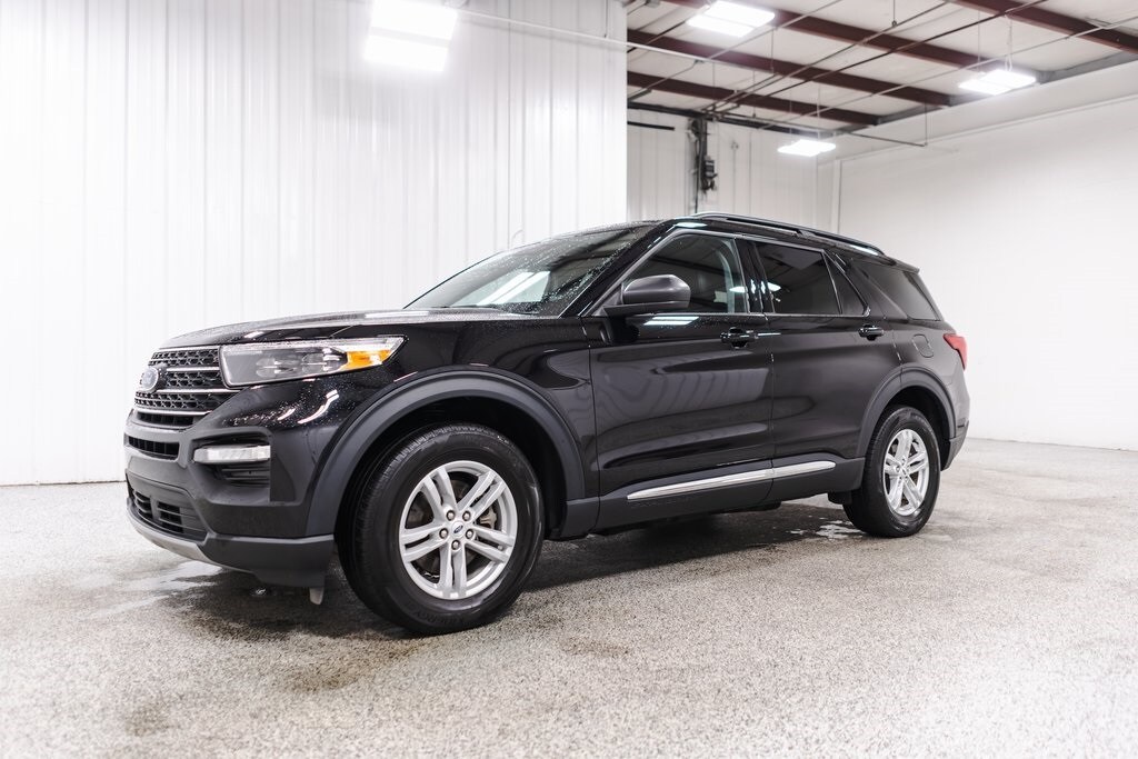 2023 Ford Explorer XLT photo 3