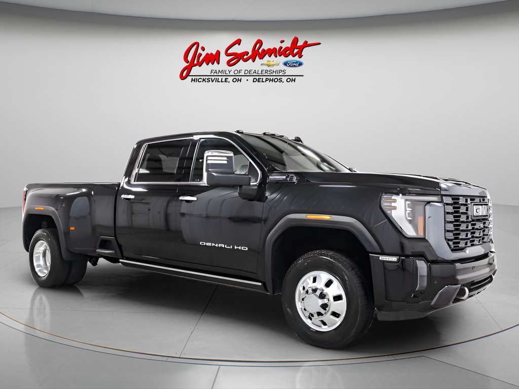 2024 GMC Sierra Denali Ultimate 4WD Crew Cab Long Box SR's photo