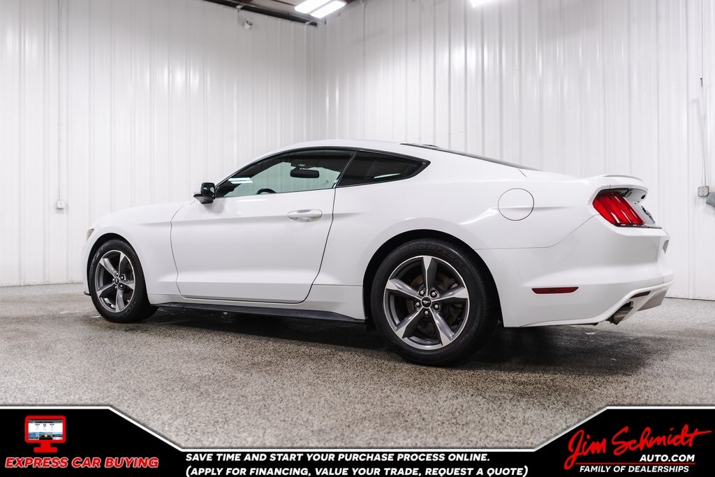 2015 Ford Mustang V6 photo 2