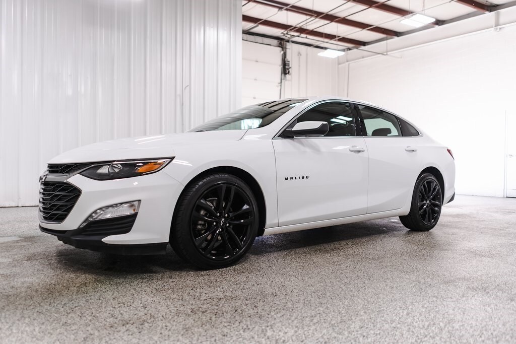 2024 Chevrolet Malibu 1LT photo 3