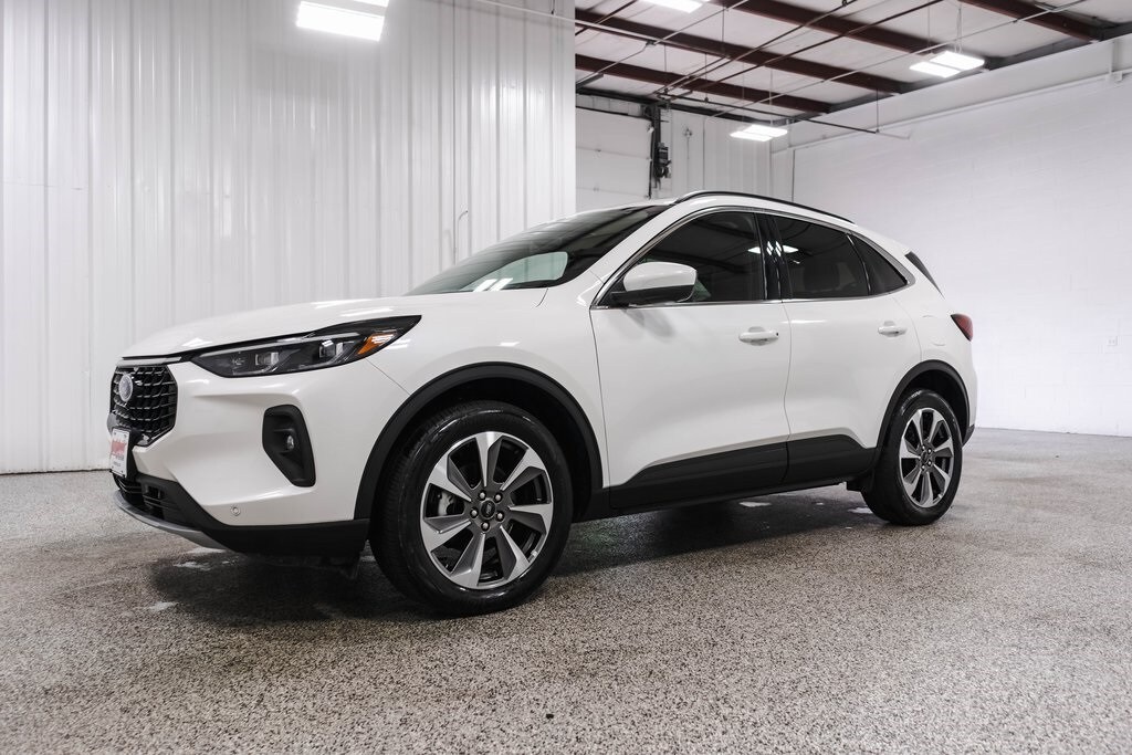 2024 Ford Escape Platinum photo 3