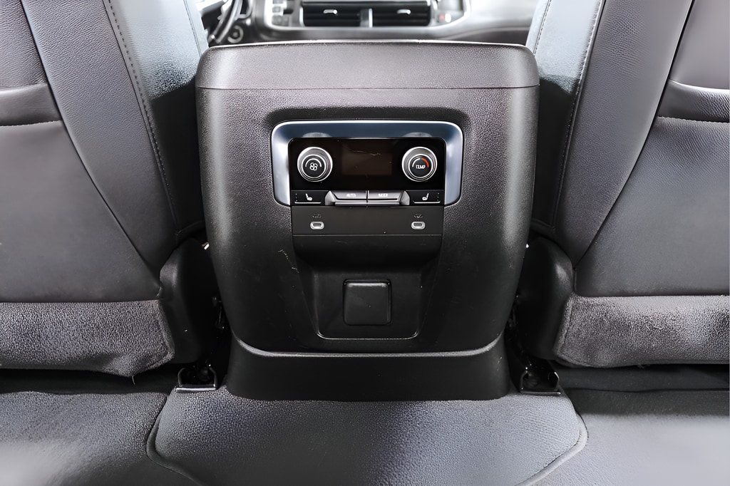 2023 Chevrolet Suburban Premier - Photo 30