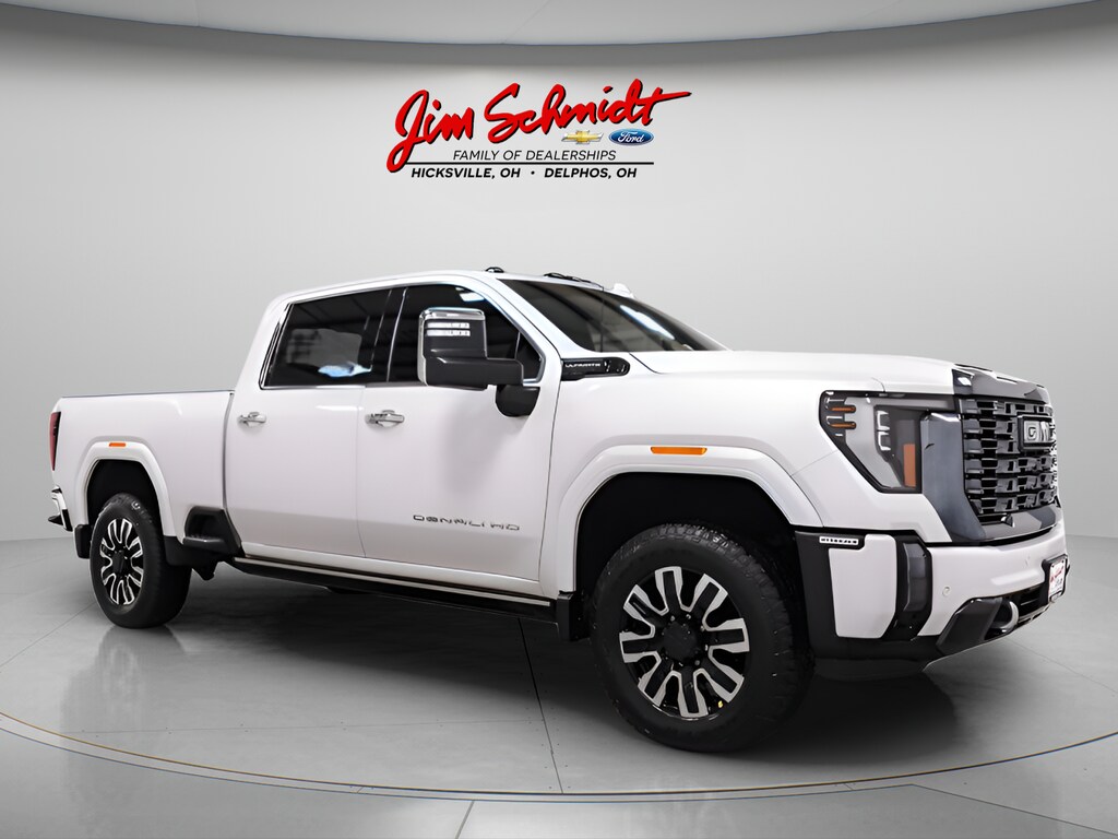 2024 GMC Sierra Denali Ultimate 4WD Crew Cab Long Box's photo