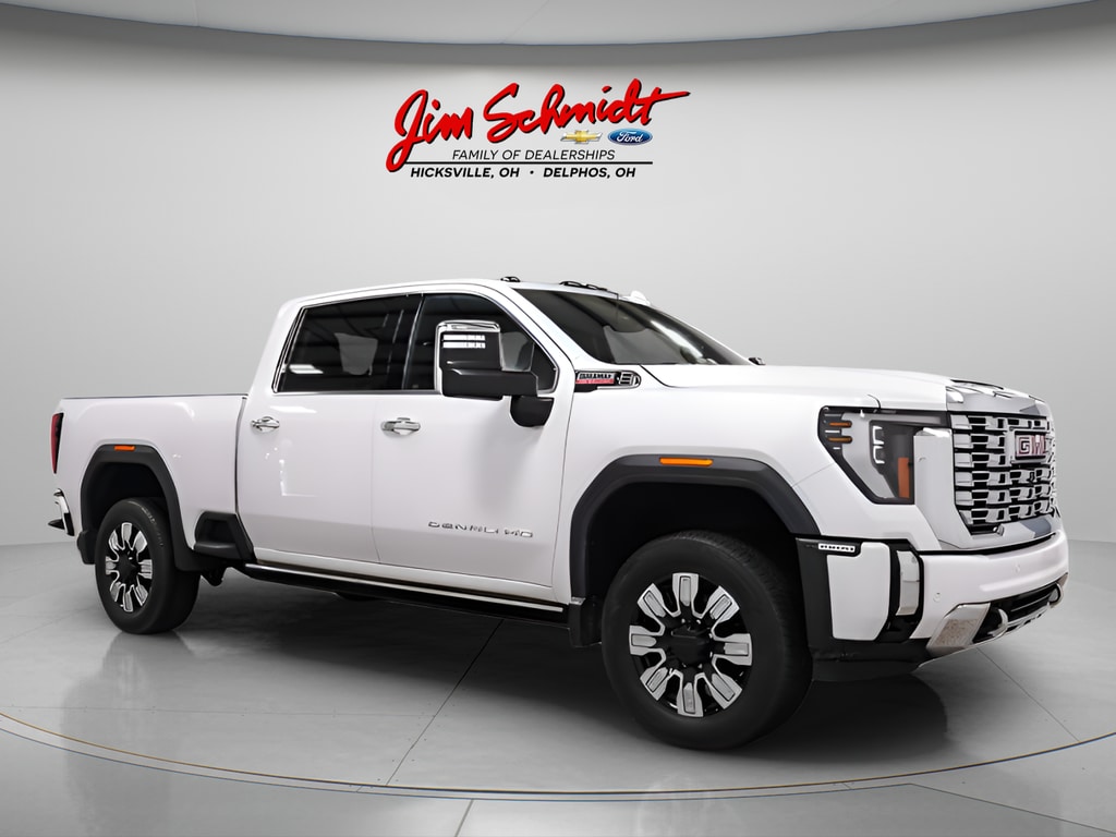 2024 GMC Sierra Denali 4WD Crew Cab Standard Box's photo
