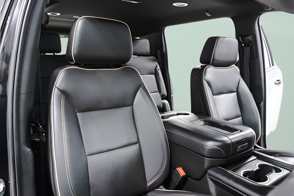 2023 Chevrolet Suburban Premier - Photo 38